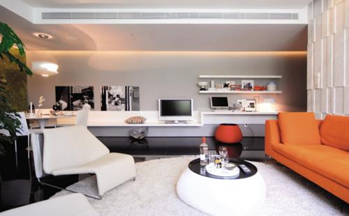 冷却水跟空气充分接触，所以管道中会有滋生藻类、细菌等微生物